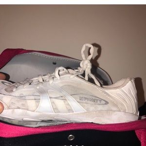 Nfinity cheer shoe